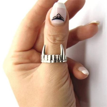 Vue Portée Bague Punk Rock "Croc Sauvage"