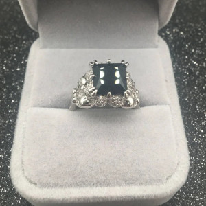 Bague Tête de Mort "Trône des Crânes"