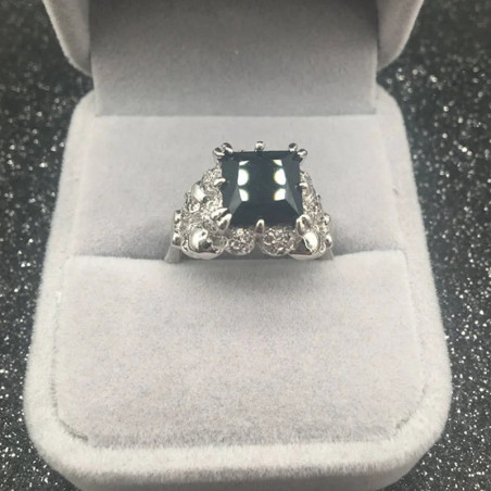 Bague Tête de Mort "Trône des Crânes"