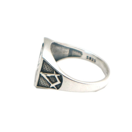 Vue latérale Bague Tête de Mort - Sceau du Chaos "Crâne & Lames"