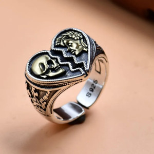 Vue générale Bague Tête de Mort "Amour Éternel"  - en Argent  Sterling 925