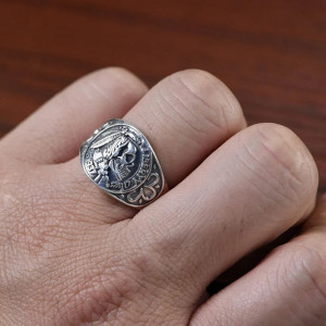 Vue Portée Bague Tête de Mort "Dollar Maudit" - en Argent  Sterling 925