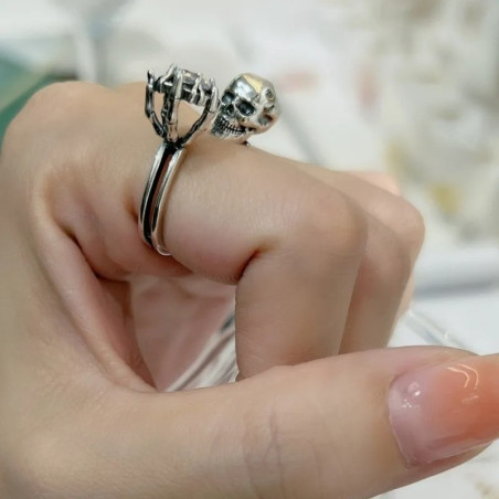 Vue Portée Bague Tête de Mort "Baiser Squelettique" - en Argent  Sterling 925