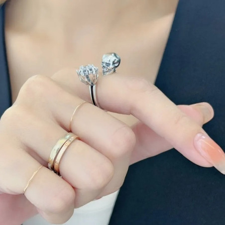 Vue Portée Bague Tête de Mort "Baiser Squelettique" - en Argent  Sterling 925