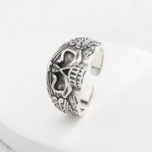 Vue détaillée Bague Tête de Mort "Regard Sombre" - en Argent  Sterling 925