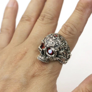 Vue Portée Bague Tête de Mort "Crâne Impérial" - en Argent  Sterling 925