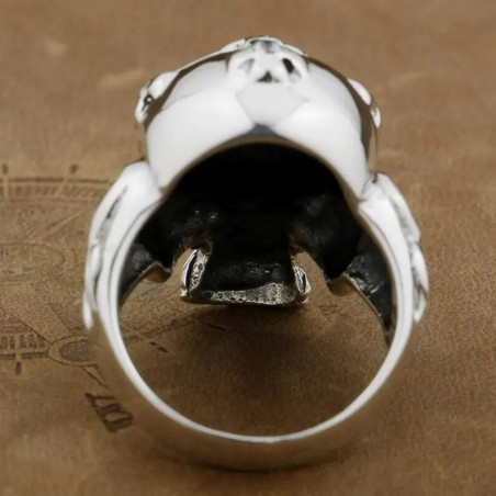 Vue de côté Bague Tête de Mort "Crâne des Croisades"