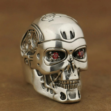 Vue de côté Bague Tête de Mort "Cybercrâne Rouge"