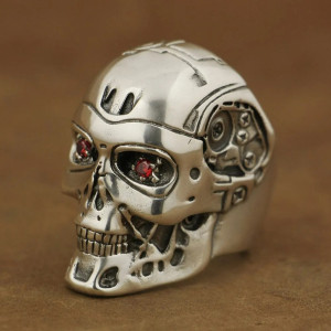 Vue latérale Bague Tête de Mort "Cybercrâne Rouge"