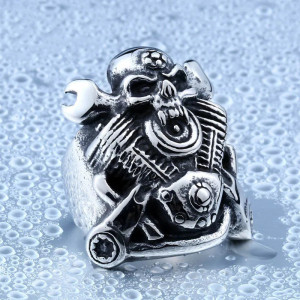 Vue latérale Bague Tête de Mort "Moteur Infernal"