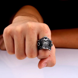 Vue Portée Bague Tête de Mort "Masque de l'Apocalypse"