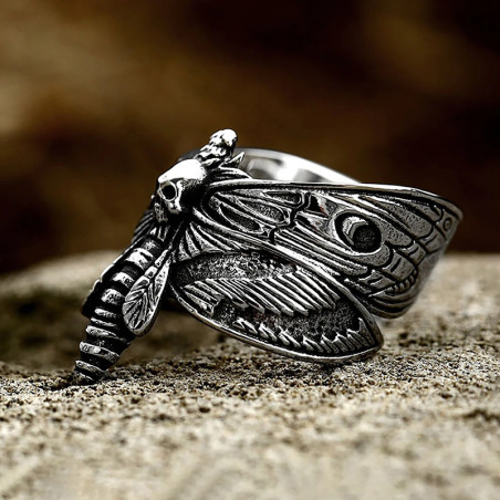 Vue de côté Bague Tête de Mort "Papillon de l’Ombre"