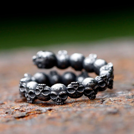 Vue latérale Bague Tête de Mort "Légion Macabre"