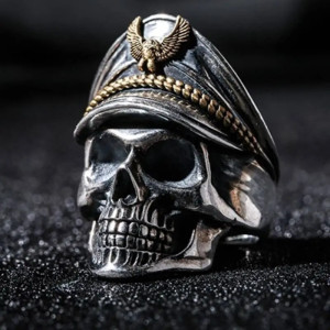 Avant Bague Tête de Mort 'Commandant de l’Ombre' - 2 couleurs au choix !