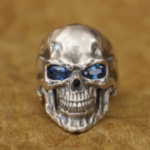 Bague Tête de Mort "Regard Saphir" - en Argent  Stetrling 925 !