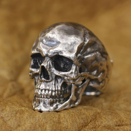 Vue latérale Bague Tête de Mort "Crâne Brutaliste" - en Argent  Stetrling 925 !