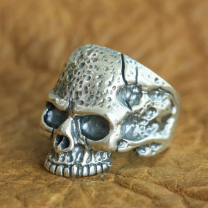 Vue latérale  Bague Tête de Mort "Crâne Lunaire" - en Argent  Stetrling 925 !