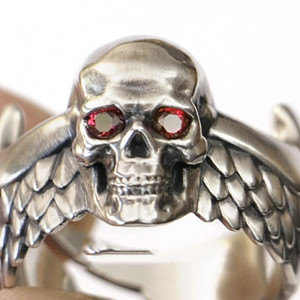 Bague Tête de Mort "Gardien Ailé" -en Argent  Stetrling 925 Couleur Rouge