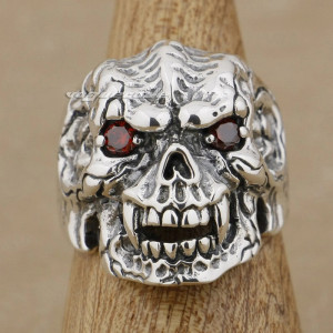 Avant Bague Tête de Mort "Vampire Ancestral" - en Argent  Stetrling 925 !