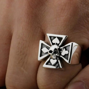 Vue Portée Bague Tête de Mort "Regard de la Chance" - en Argent  Stetrling 925 !