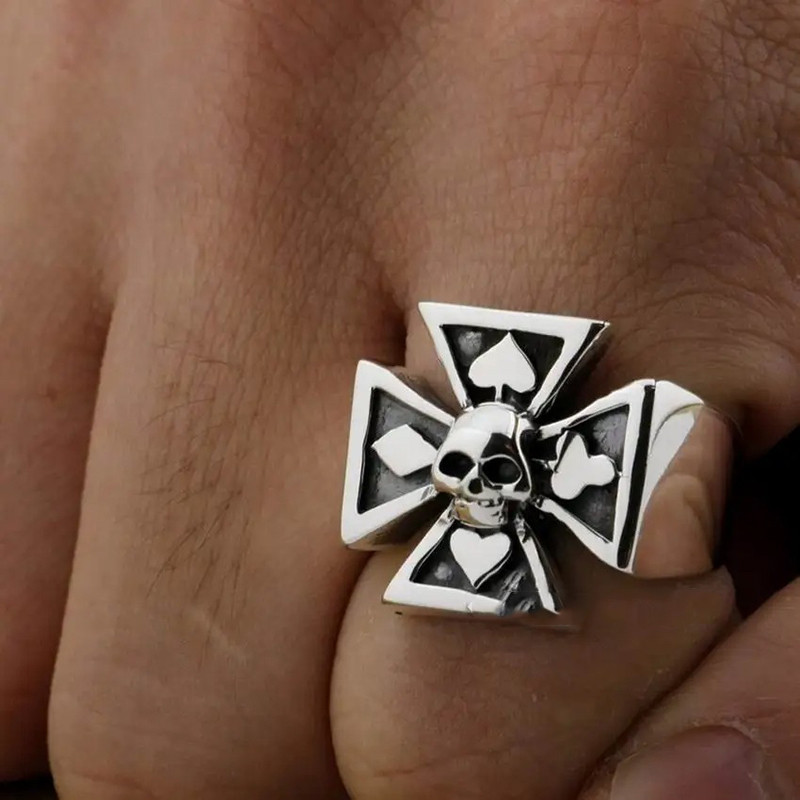 Vue Portée Bague Tête de Mort "Regard de la Chance" - en Argent  Stetrling 925 !