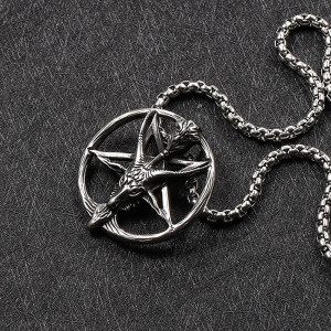 Collier Tête de Mort Pentacle Baphomet Sombre Modele 3