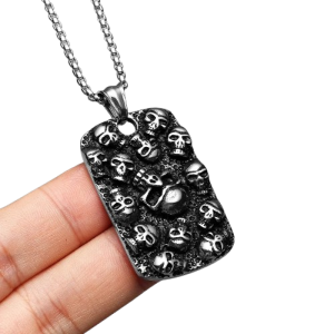 Détails Pendentif bloc de crânes effet mastoc - couleur Argent