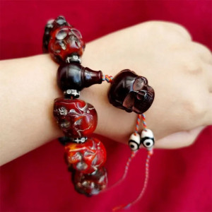 Bracelet Crânes Sculptés Totems de Sang - Bois Fossilisé & Gravures Tribales
