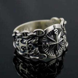 Vue de côté Bague Viking "Boussole du Nord"