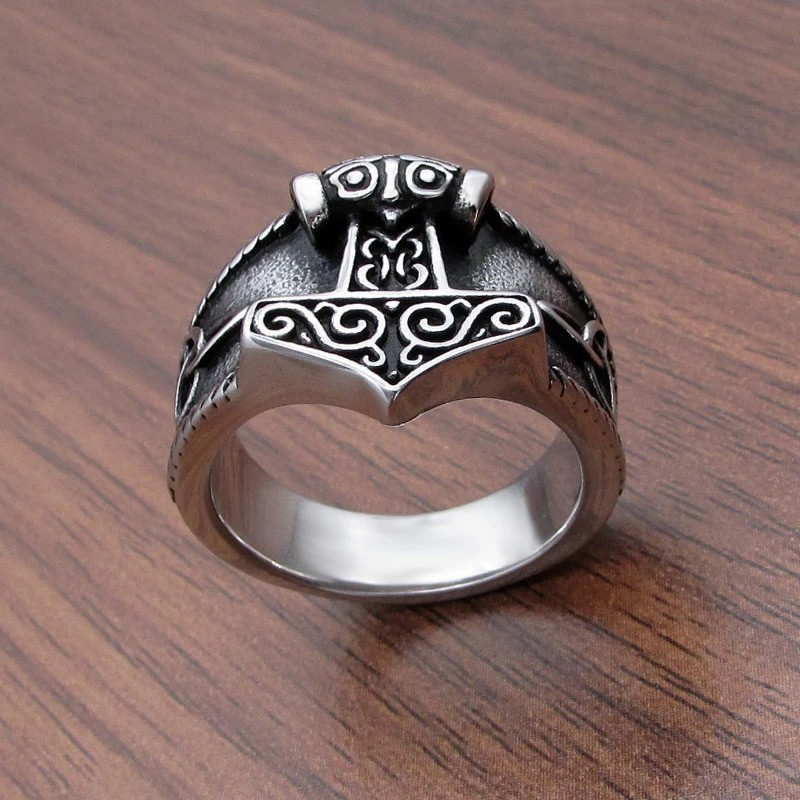 Avant Bague Viking "Marteau de Thor Gravé"