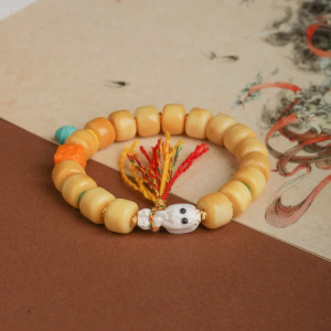 Vue face du Bracelet Tête de Mort Tibétain - Crâne Pèlerin du Savoir Éveillé