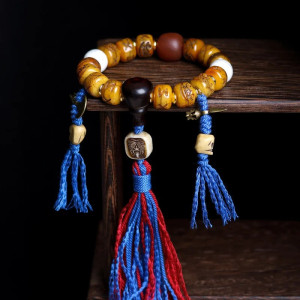 Détails du Bracelet Tête de Mort Tibétain - Crâne Chamanique des Trois Portes