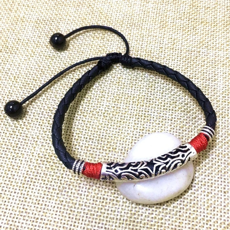 Bracelet Cheville Tête de Mort "Crâne Nomade sur Cordon Tressé" modele 2 Couleur Rouge