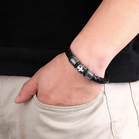 Vue Portée Bracelet Croix de Fer Médiévale