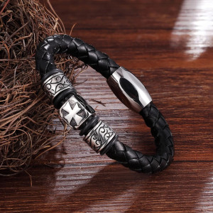 Vue de côté  Bracelet Croix de Fer Médiévale