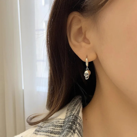 Vue Portée Boucles d’Oreilles Tête de Mort "Grin Sinistre"