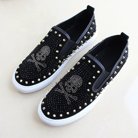 Vue latérale Chaussures Tête de Mort Cloutées – Style Rock Chic Noir & Strass