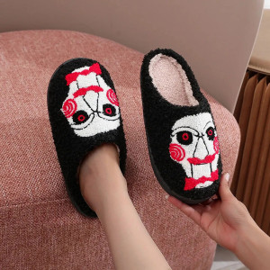 Vue Portée Pantoufles Horreur Tête de Clown – Design Psychopathe & Intérieur Doux