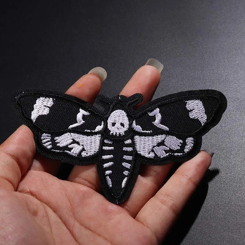 Écusson Tête de Mort Papillon Nocturne Macabre