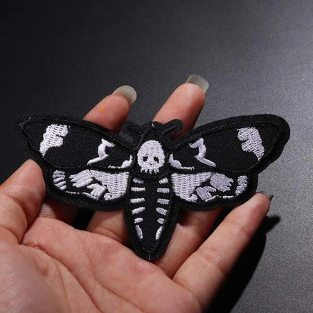 Écusson Tête de Mort Papillon Nocturne Macabre