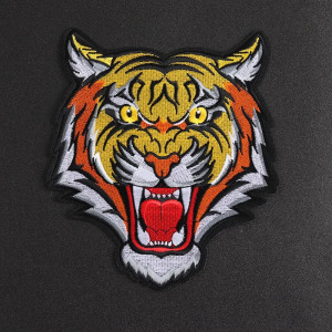Écusson Rock Tête de Tigre Rugissant 20 cm x 17.5 cm