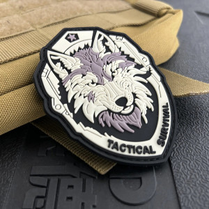 Vue de côté Patch PVC Tactique – "Loup Alpha Survival"