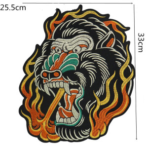 Dimensions Écusson Brodé Style Tattoo – "Gorille Infernal Cracheur de Feu"