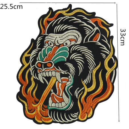 Dimensions Écusson Brodé Style Tattoo – "Gorille Infernal Cracheur de Feu"
