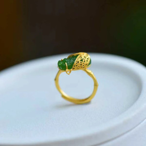 Avant Bague Scarabée avec pierre en Jade naturelle