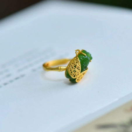 Bague Scarabée avec pierre en Jade naturelle