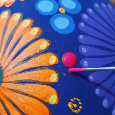 Détails peinture du Crâne Décoratif Mexicain Floréal Travazil - Peint à la Main au Mexique
