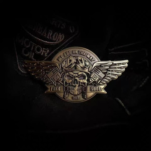 Vue de côté Broche Tête de Mort Biker – "Free Soul en Route"
