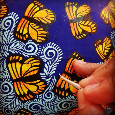 Magnifique Crâne Décoratif Mexicain - Papillons de la Mémoire