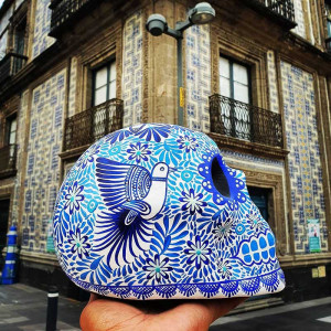 Crâne Décoratif Mexicain – Azulejos & Colombe de Paix